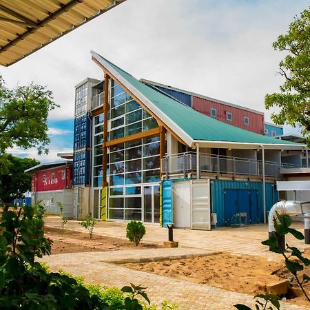 Dunia Hotel Ouagadougou Loumbila Екстер'єр фото