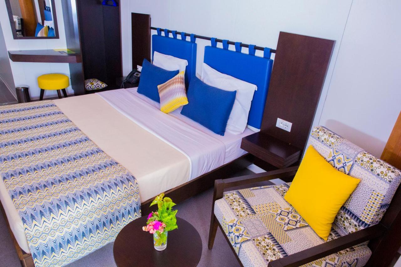 Dunia Hotel Ouagadougou Loumbila Екстер'єр фото