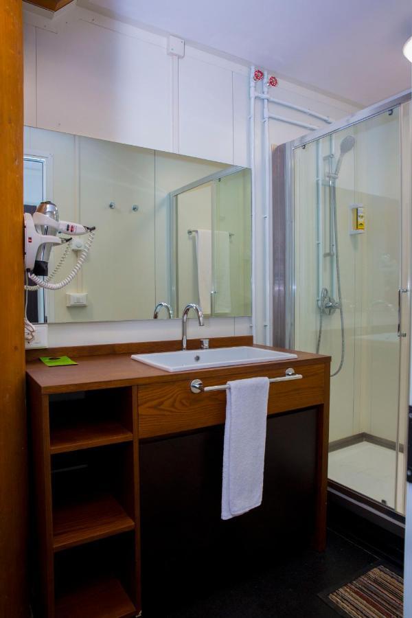 Dunia Hotel Ouagadougou Loumbila Екстер'єр фото