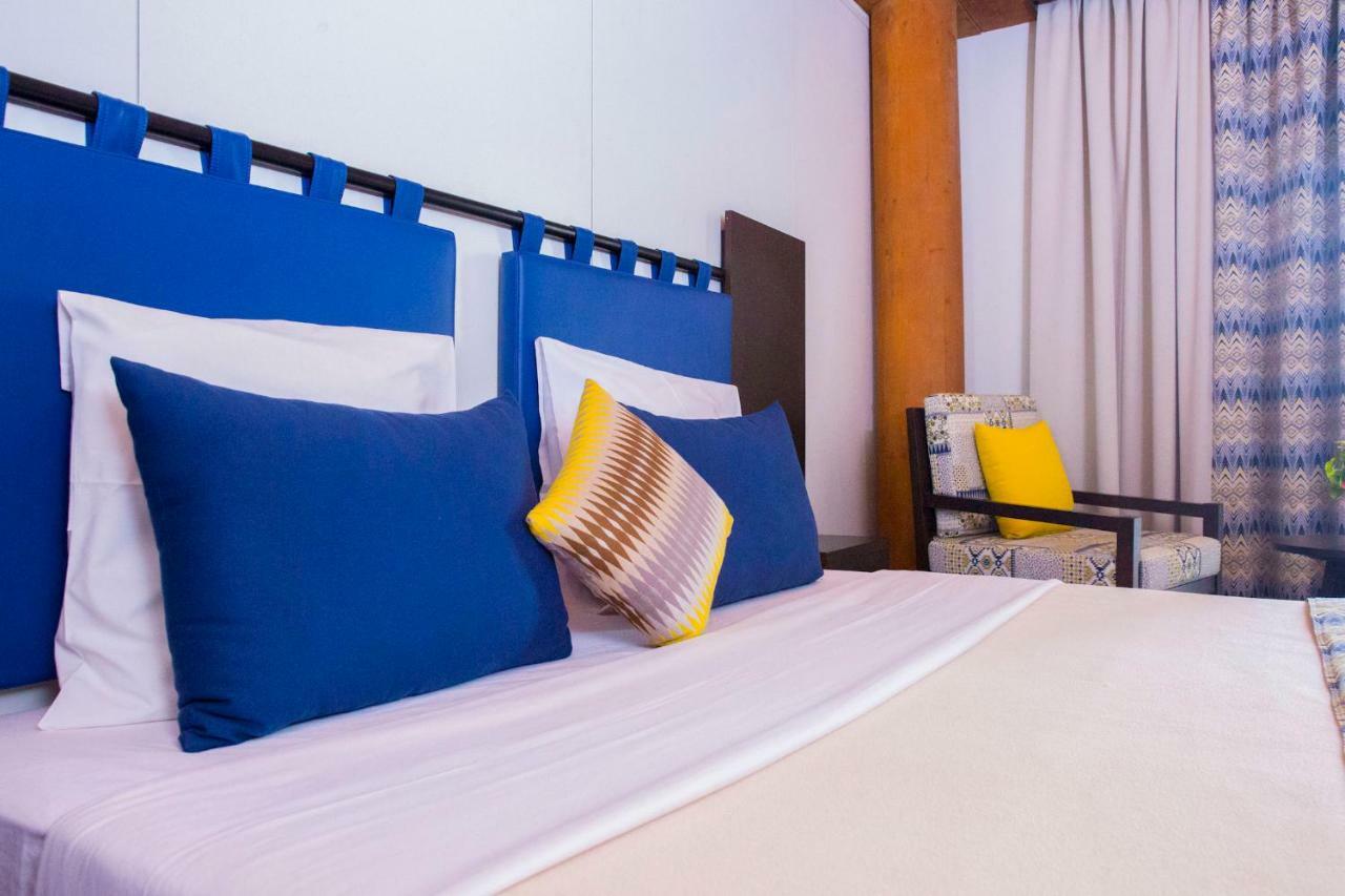 Dunia Hotel Ouagadougou Loumbila Екстер'єр фото