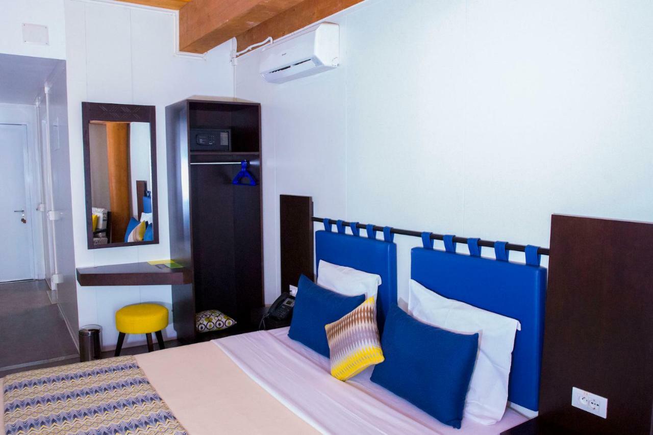 Dunia Hotel Ouagadougou Loumbila Екстер'єр фото
