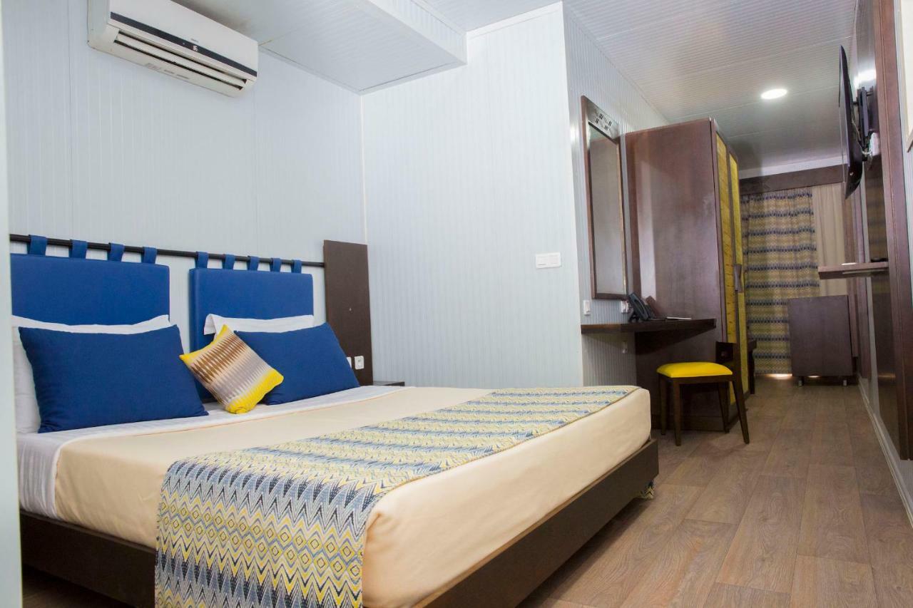 Dunia Hotel Ouagadougou Loumbila Екстер'єр фото