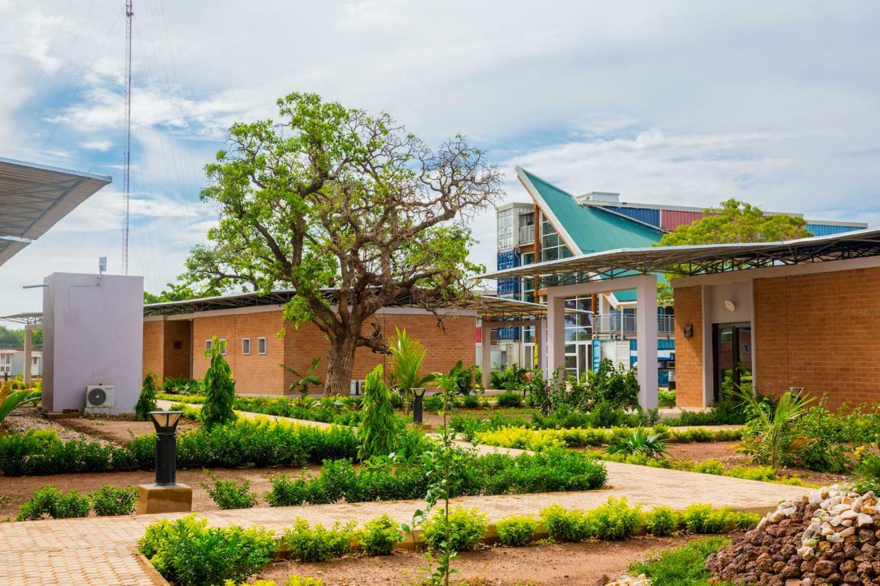 Dunia Hotel Ouagadougou Loumbila Екстер'єр фото