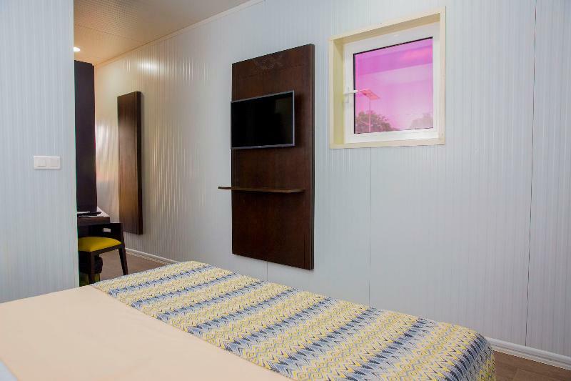 Dunia Hotel Ouagadougou Loumbila Екстер'єр фото
